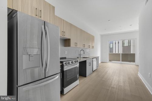 207-1731 Tilghman St, PHILADELPHIA, PA, 19122-3113 | Card Image