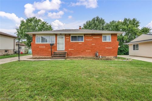 6314 Adair Dr, Brook Park, OH, 44142-3803 | Card Image