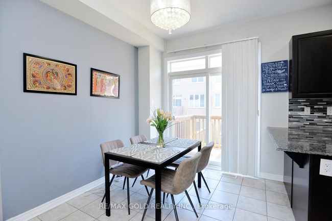 22 Cloudburst Rd, House attached with 3 bedrooms, 3 bathrooms and 2 parking in Brampton ON | Image 7
