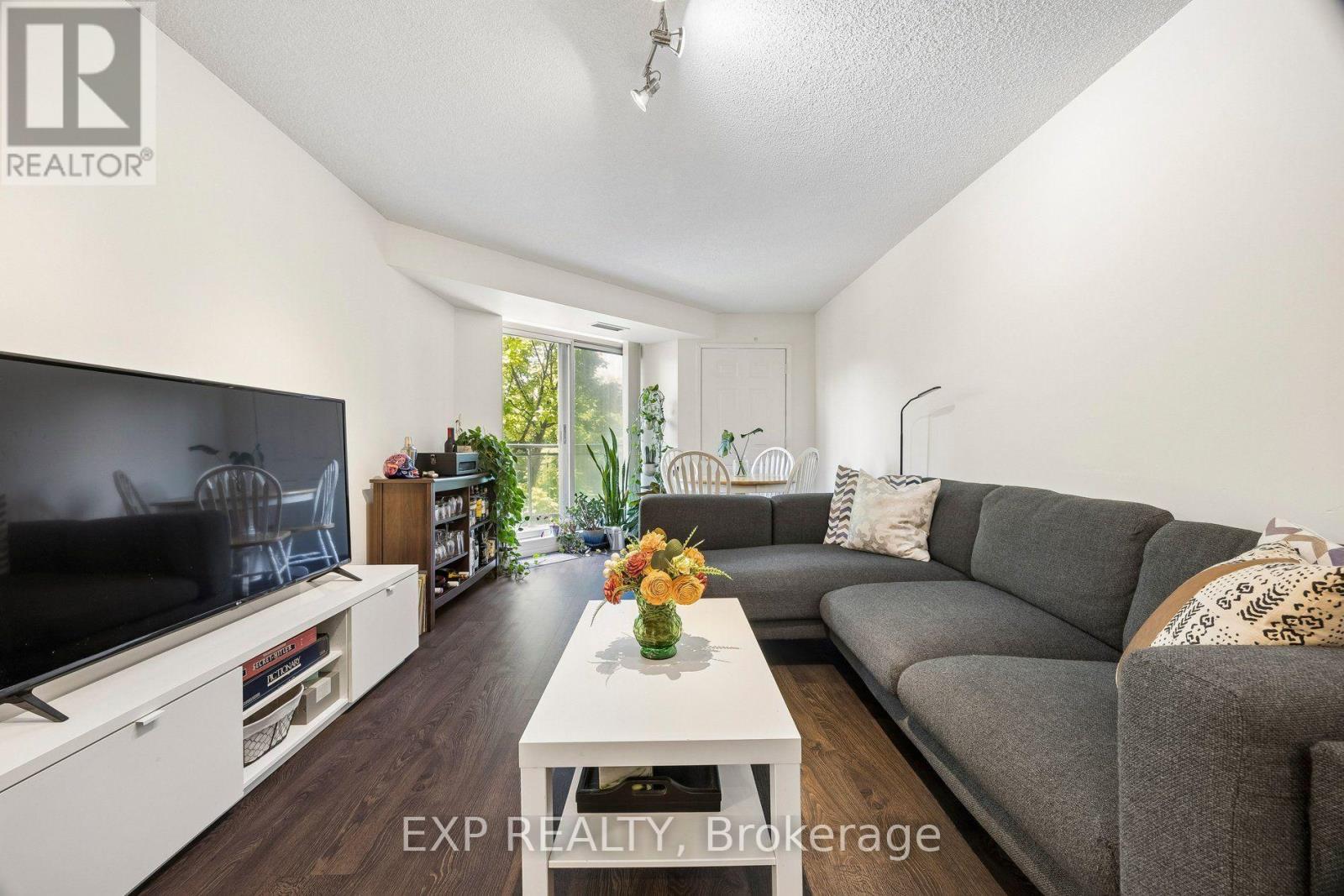 Residential in Toronto (Mimico) 5