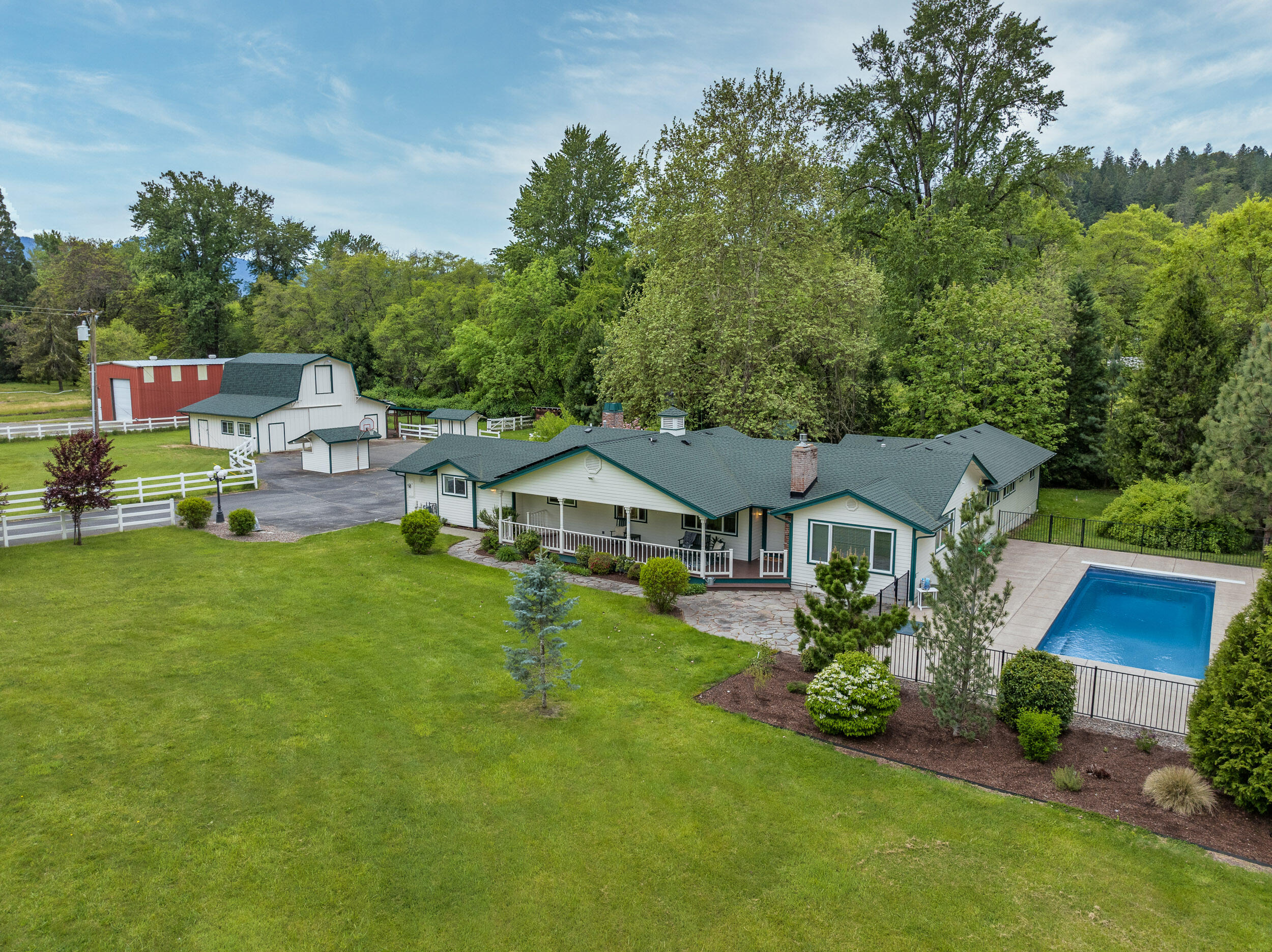 Allenwood Dr, Grants Pass, OR 97527