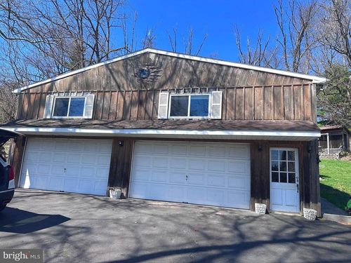 1032 N 7th St, PERKASIE, PA, 18944-1516 | Card Image