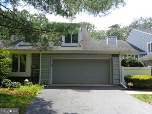 102 Sunshine Lakes Dr, VOORHEES, NJ, 08043-2850 | Card Image