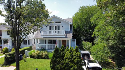 675 King Ave, Bronx, NY, 10464-1114 | Card Image