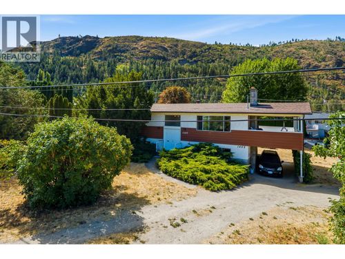 1485 Brentwood Rd, House with 3 bedrooms, 2 bathrooms and null parking in West Kelowna BC | Card Image