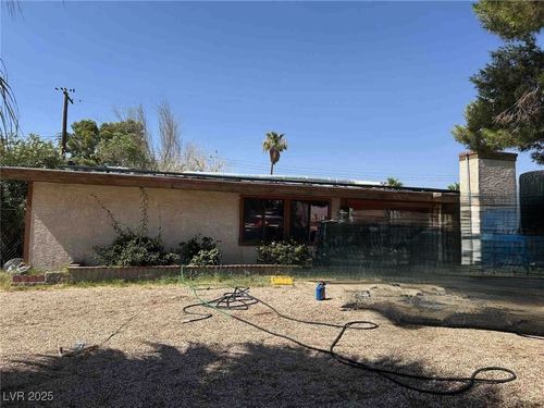 3204 Emmons Ave, North Las Vegas, NV, 89030-7394 | Card Image