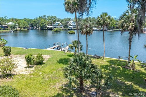 381 Nw Magnolia Cir, Crystal River, FL, 34428-3819 | Card Image