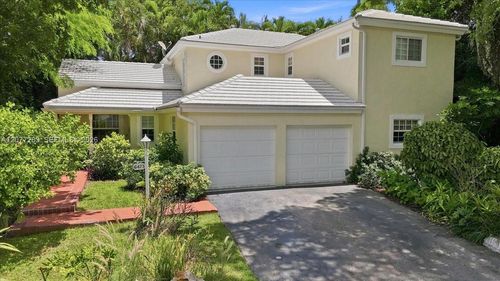 6473 Sunset Dr, Miami, FL, 33143-4676 | Card Image