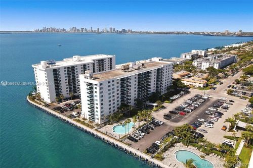 10c-7501 E Treasure Dr, North Bay Village, FL, 33141-4399 | Card Image