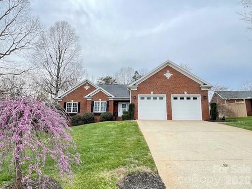 4945 Brookridge Dr Ne, Hickory, NC, 28601-8791 | Card Image