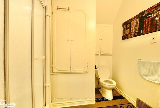 9717 Highway 118, House other with 2 bedrooms, 2 bathrooms and 8 parking in Algonquin Highlands ON | Image 25
