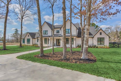 18332 Woodstream Crossing Rd, Montgomery, TX, 77316-0009 | Card Image