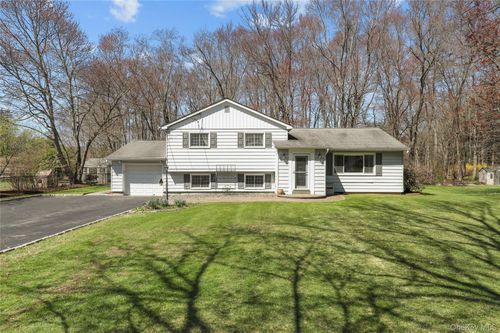 2378 Pine Grove Ct, Yorktown Heights, NY, 10598-3529 | Card Image