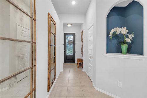 1200 Queens Brook Ln, Fort Worth, TX, 76140-5705 | Card Image