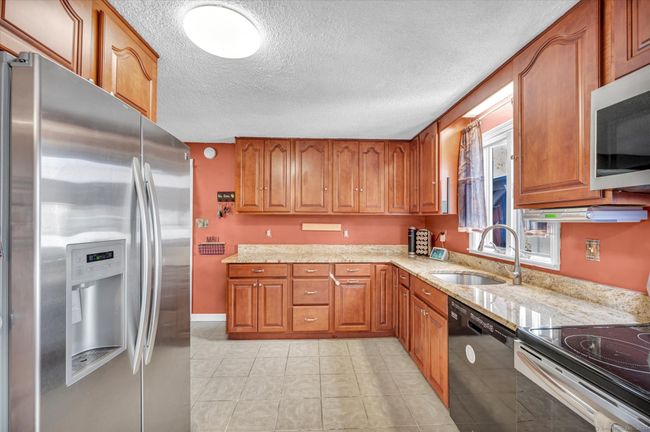 117 E Side Dr, House other with 3 bedrooms, 2 bathrooms and null parking in Wallingford CT | Image 8