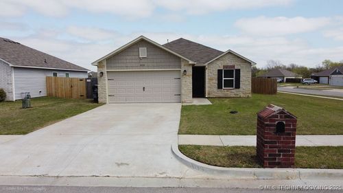 14111 N 73rd East Ave, Collinsville, OK, 74021-4663 | Card Image