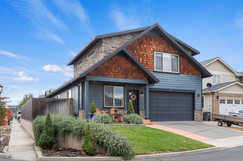 871 Holley Way, Central Point, OR, 97502-1643 | Card Image