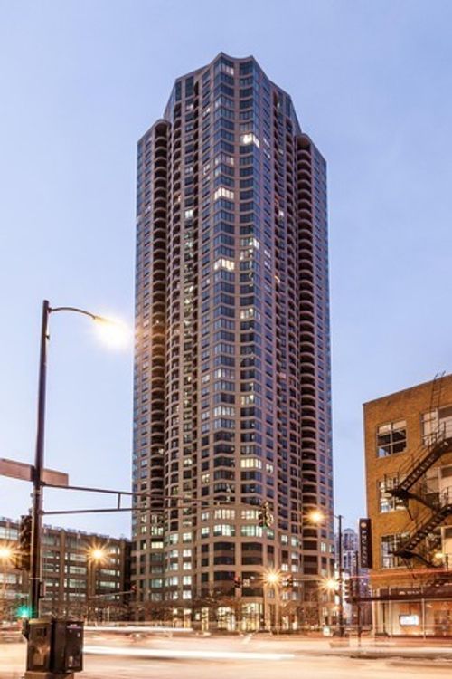 4008-400 N La Salle Dr, Chicago, IL, 60654 | Card Image