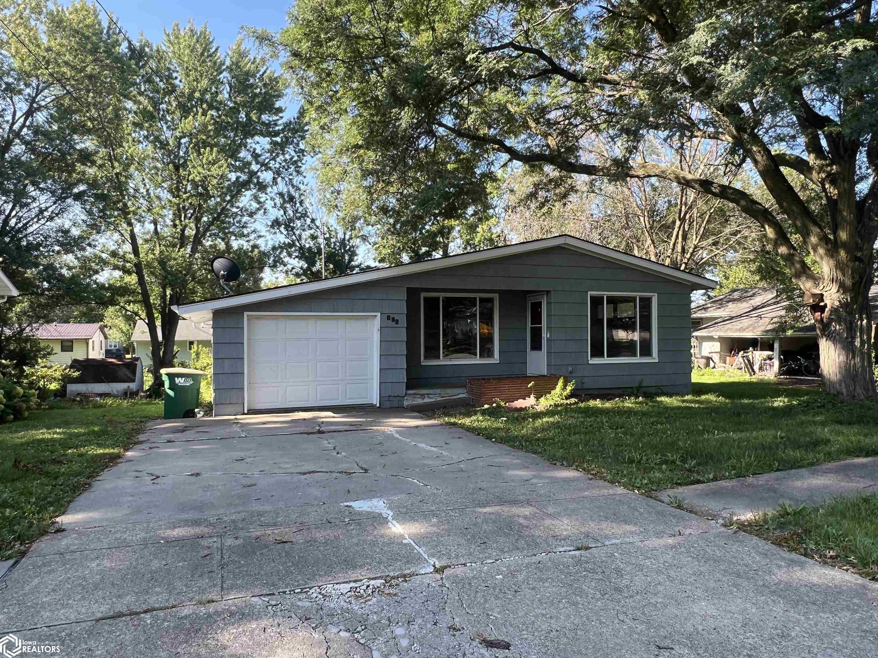 Taylor Ave, Fairfield, IA 52556