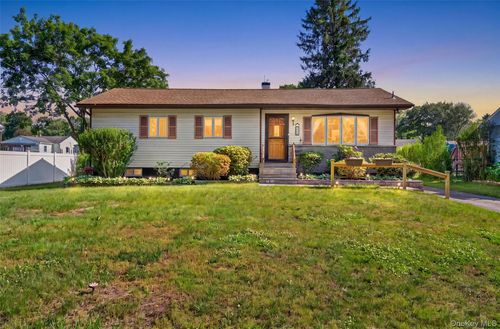 20 Glen Dr, Wappingers Falls, NY, 12590-1504 | Card Image