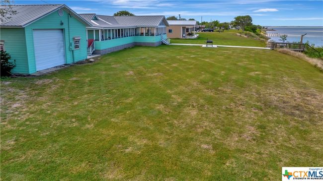 403 Bay St, House other with 4 bedrooms, 3 bathrooms and null parking in Austwell TX | Image 6
