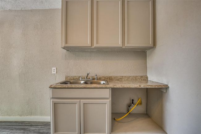 APT-16 - 4820 Oak Ave, Home with 2 bedrooms, 1 bathrooms and null parking in Pasadena TX | Image 4