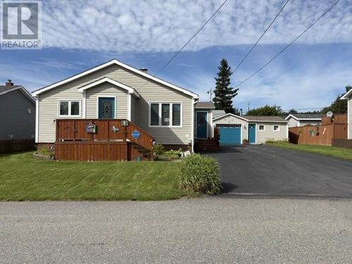 5 Whites Ave, Home with 4 bedrooms, 2 bathrooms and null parking in Stephenville NL | Card Image