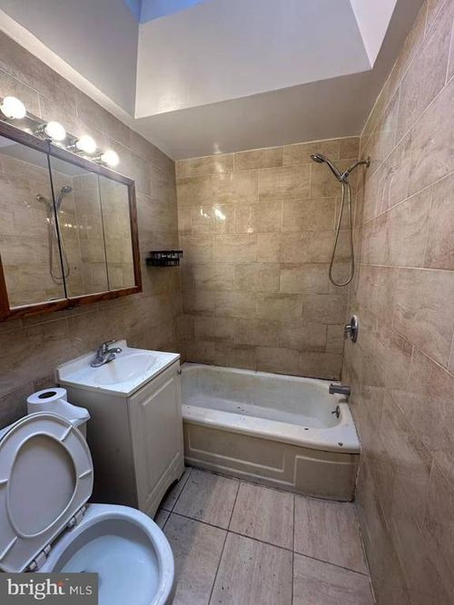 2019 Delmar Dr, FOLCROFT, PA, 19032-1603 | Card Image