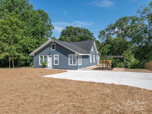 606 W Pine St, Blacksburg, SC, 29702-1704 | Card Image