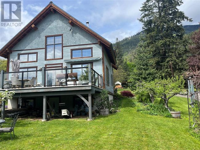 130 8 Th St, House other with 2 bedrooms, 3 bathrooms and null parking in Kaslo BC | Image 4