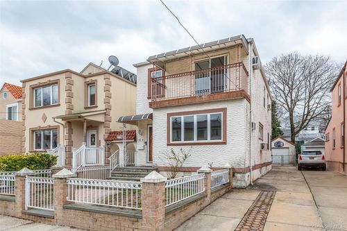 4620 190th St, Flushing, NY, 11358-3819 | Card Image
