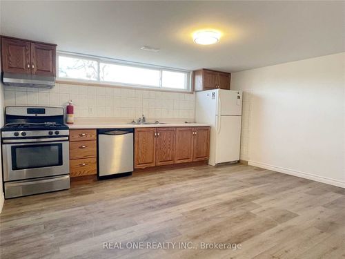basement-36 Victor Blvd, Hamilton, ON, L9A2V4 | Card Image