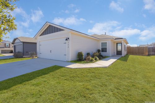 582 Gabbro Gdns, Maxwell, TX, 78656-2006 | Card Image