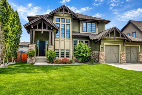 800 E Lakeview Rd, Chestermere, AB, T1X1R2 | Card Image
