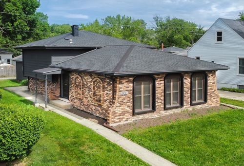 18013 Park Ave, Lansing, IL, 60438-2247 | Card Image
