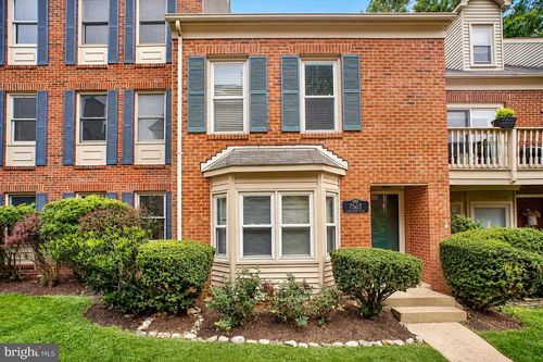 7563 Chrisland Cv, FALLS CHURCH, VA, 22042-7564 | Card Image