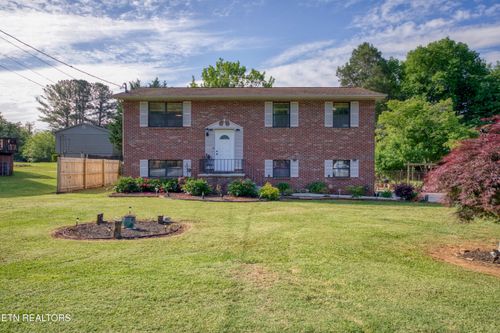 7604 Hawthorne Dr, Knoxville, TN, 37919-8028 | Card Image
