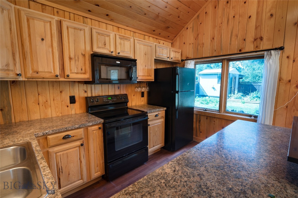 Residential in Townsend 5