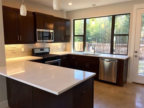 b-5621 Adams Ave, Austin, TX, 78756-1102 | Card Image