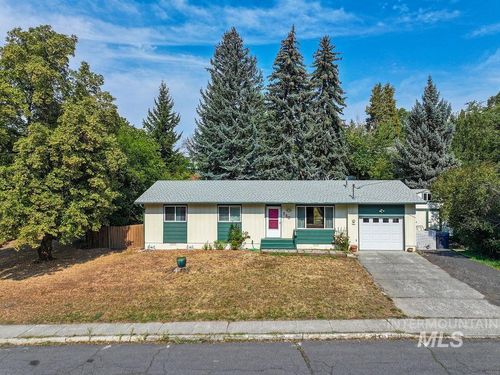 730 E F St, Moscow, ID, 83843-9202 | Card Image