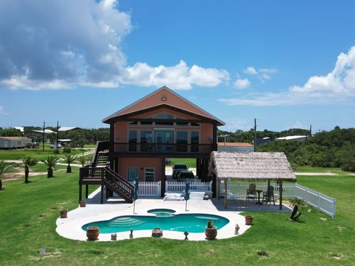 904 W Polk Ave, Port O Connor, TX, 77982 | Card Image
