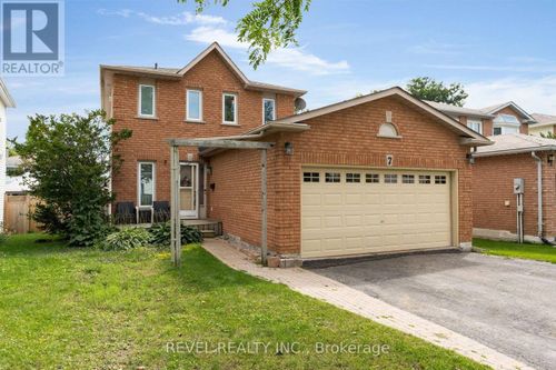 7 Penton Dr, Barrie, ON, L4N7A3 | Card Image