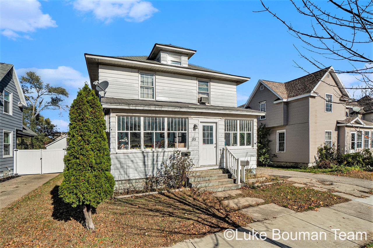 17th St, Holland, MI 49423