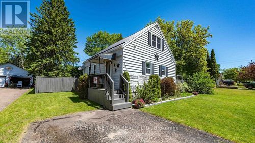 301 Chamberlain Street, Pembroke, ON, K8A2M6 | Card Image