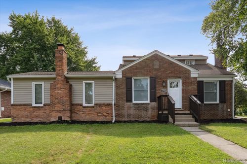 18902 Westmore St, Livonia, MI, 48152-3273 | Card Image