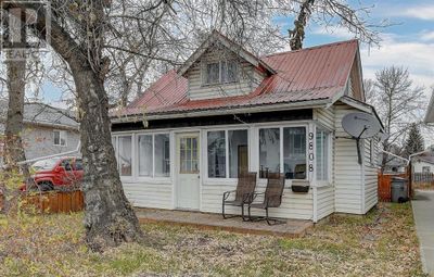 9808 108 Ave, House other with 3 bedrooms, 1 bathrooms and 3 parking in Grande Prairie AB | Image 1