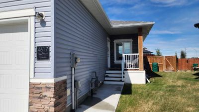 4617 26 Ave S, Home with 4 bedrooms, 2 bathrooms and 4 parking in Lethbridge AB | Image 3