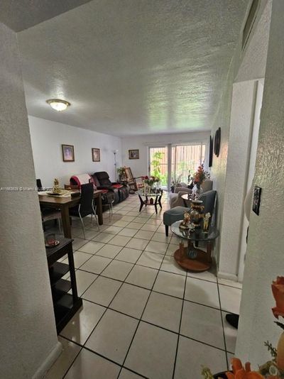 117 - 1300 W 47th Pl, Condo with 1 bedrooms, 1 bathrooms and null parking in Hialeah FL | Image 3