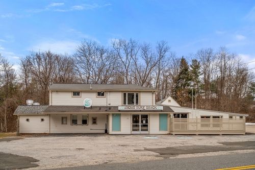 136 Pleasant St, Ware, MA, 01082-1069 | Card Image