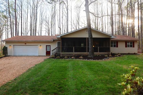 32 Miltons Ln, Louisa, VA, 23093-5557 | Card Image